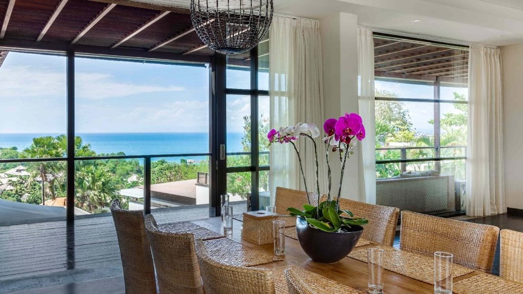 Luxurious Seclusion in 6 Bedroom Villa Jimbaran