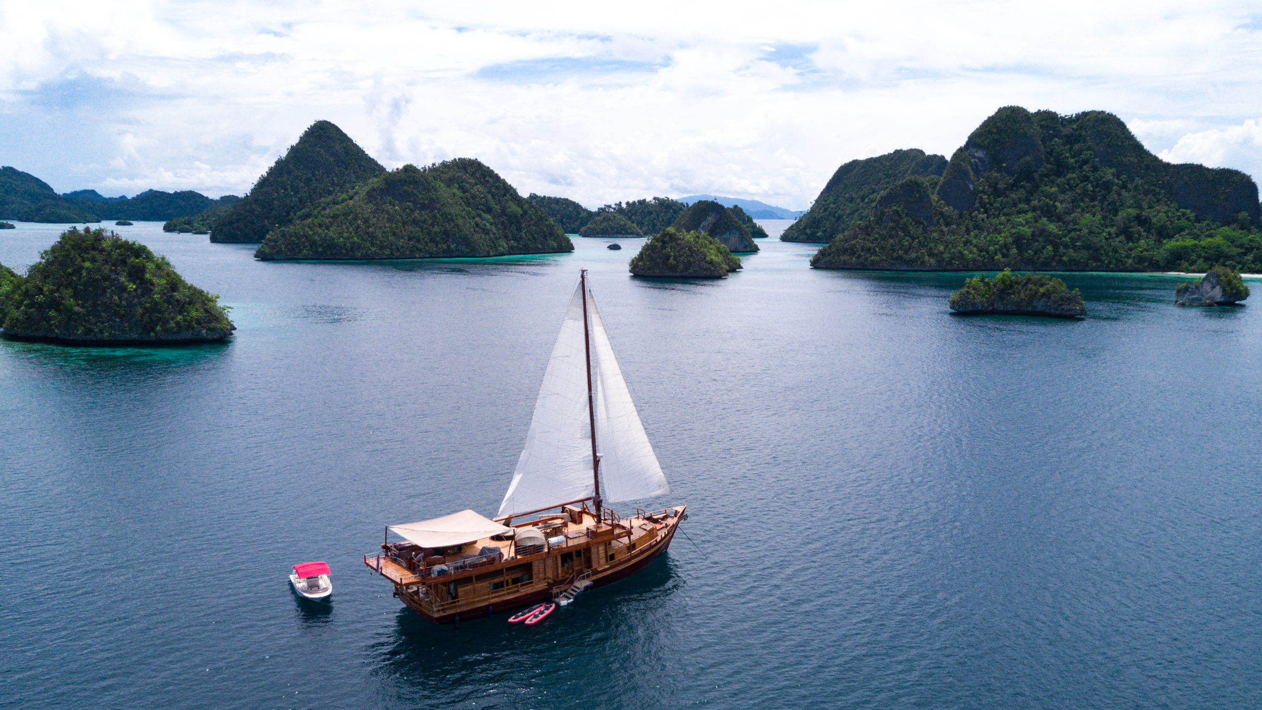 Private charter indonesia